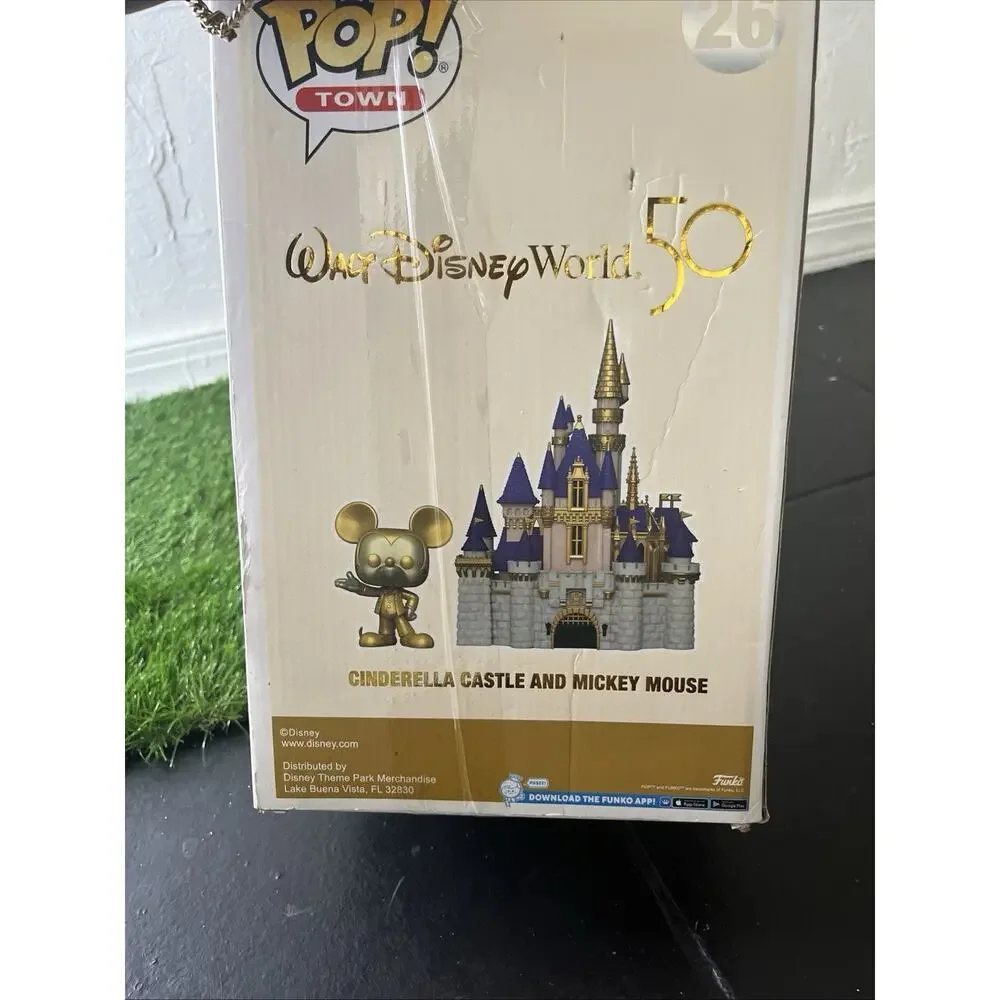 Funko POP #26 Walt Disney World 50th Anniversary Cinderella Castle Gold Mickey - Picture 6 of 6